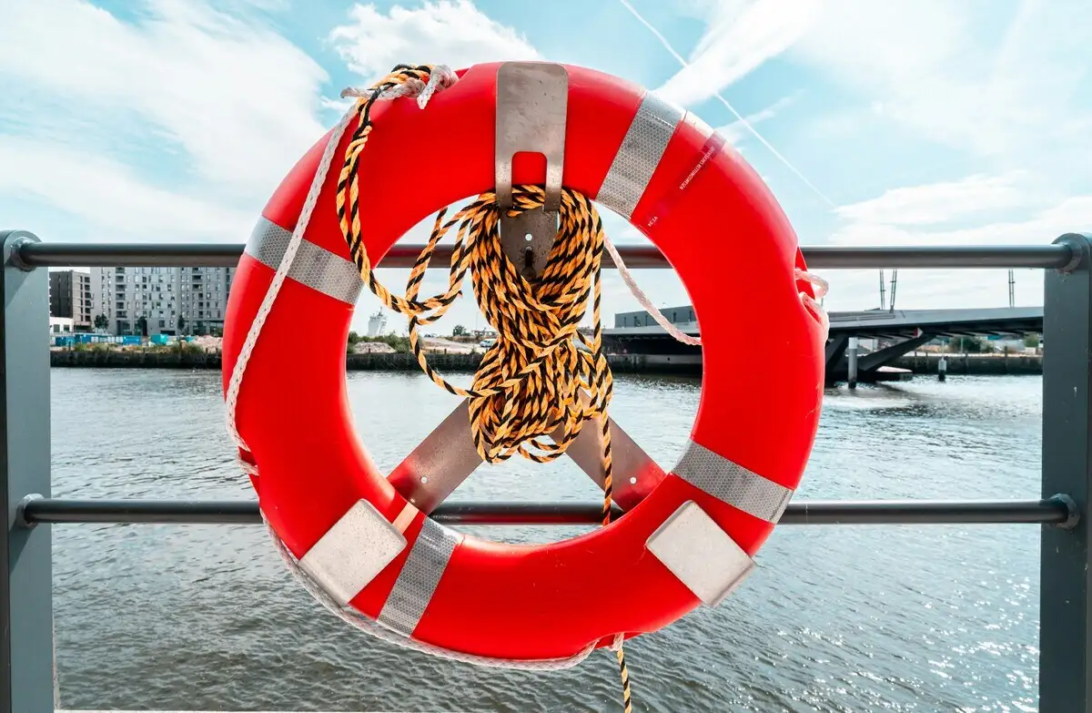 �quipement de s�curit� en mer : la checklist obligatoire avant de partir